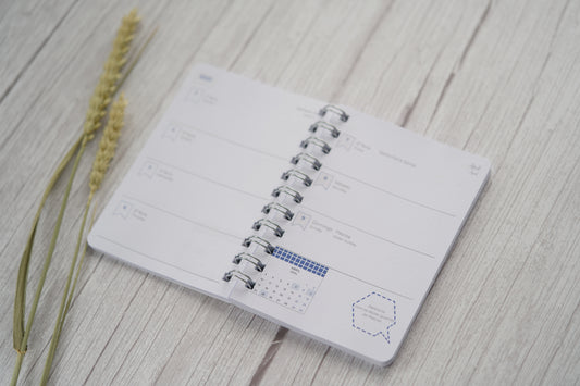 Agenda semanal personalizada A6 — interior com vista semanal