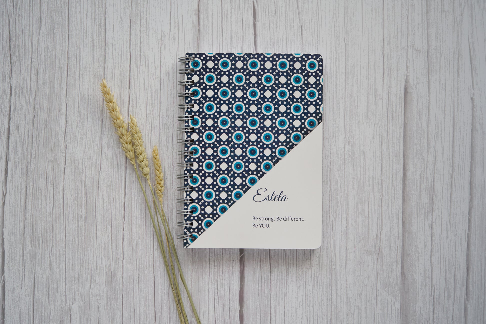 agenda personalizada com nome e padrão de estilo etnico