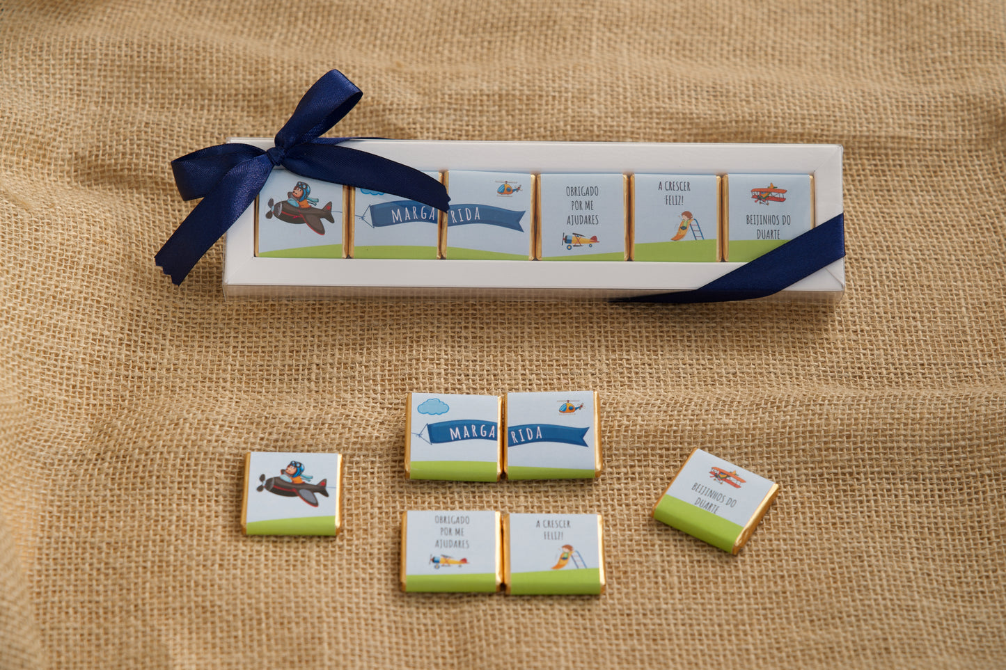 Chocolates personalizados com design de avião e cão piloto para educadora — prenda de fim do ano letivo