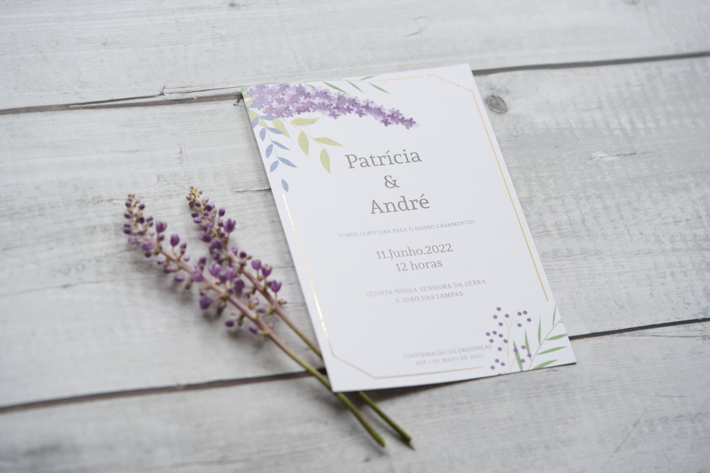 convite de casamento lilas lavanda