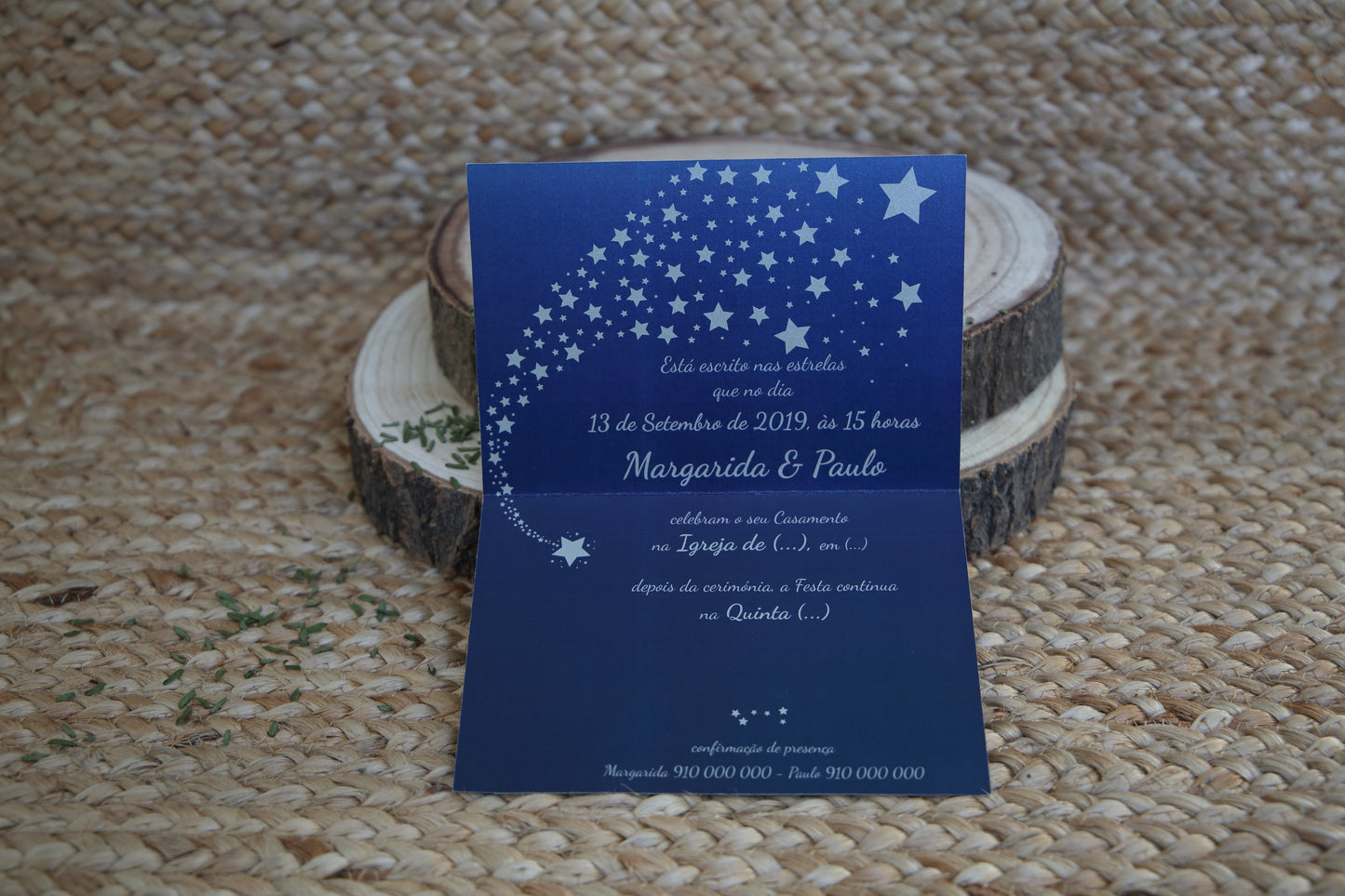 convite de casamento azul noite com estrelas