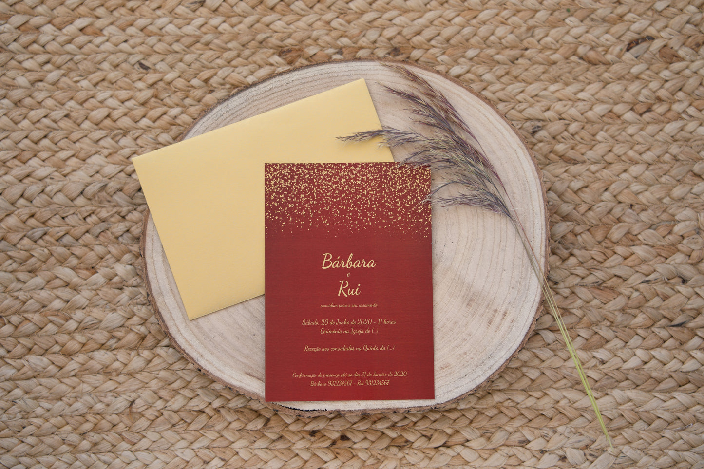 convite de casamento vermelho e dourado simples