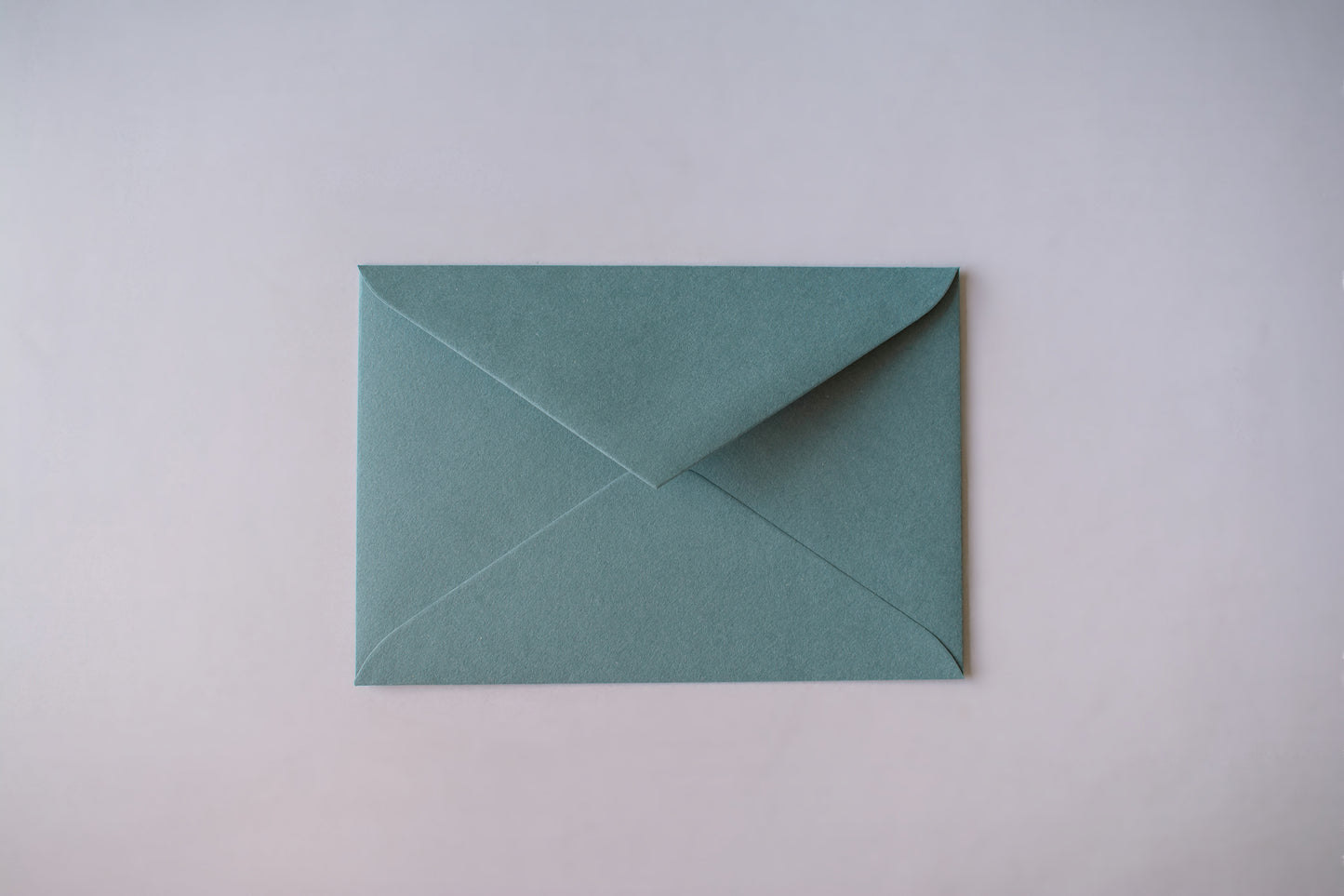 envelope azul serenity para convites