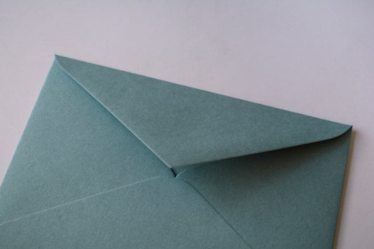 envelope azul serenity para convites