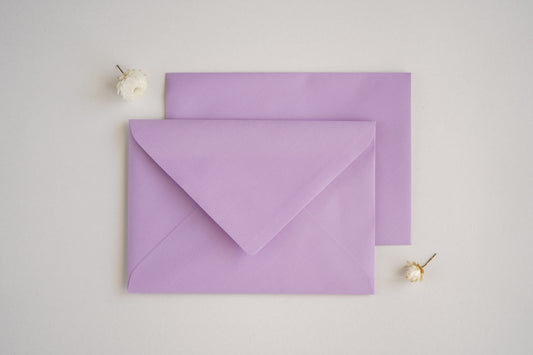 envelope lilas lavanda para convites