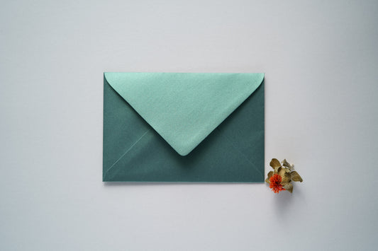 envelope verde metalizado para convites