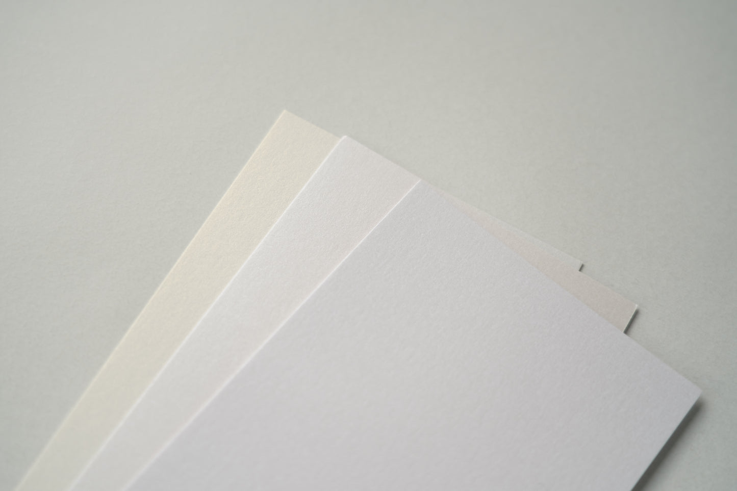 papel branco para convites de casamento varios tons