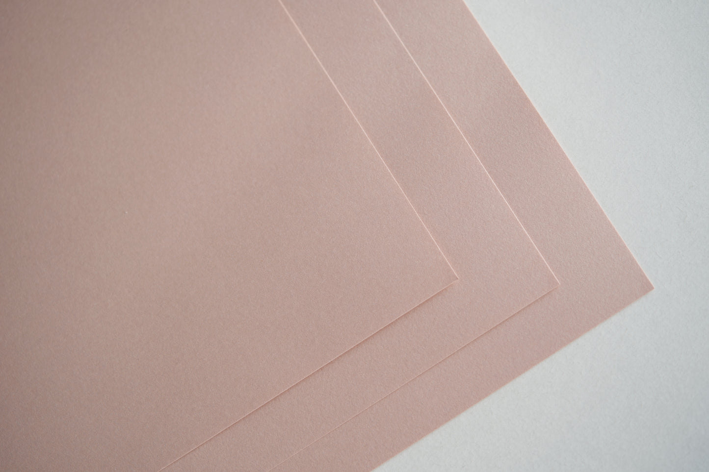 papel metalizado rose gold para convites