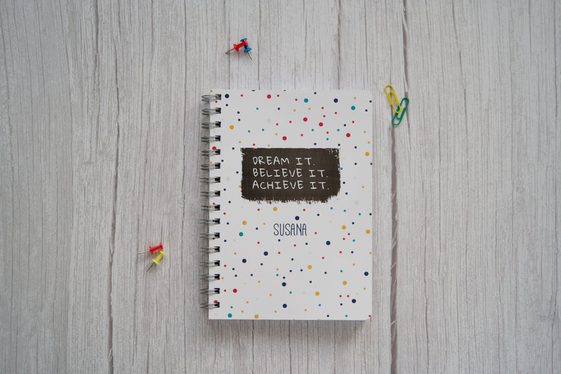 Agendas diárias personalizadas A5 com nome — mais de 30 designs — Tenda de Papel