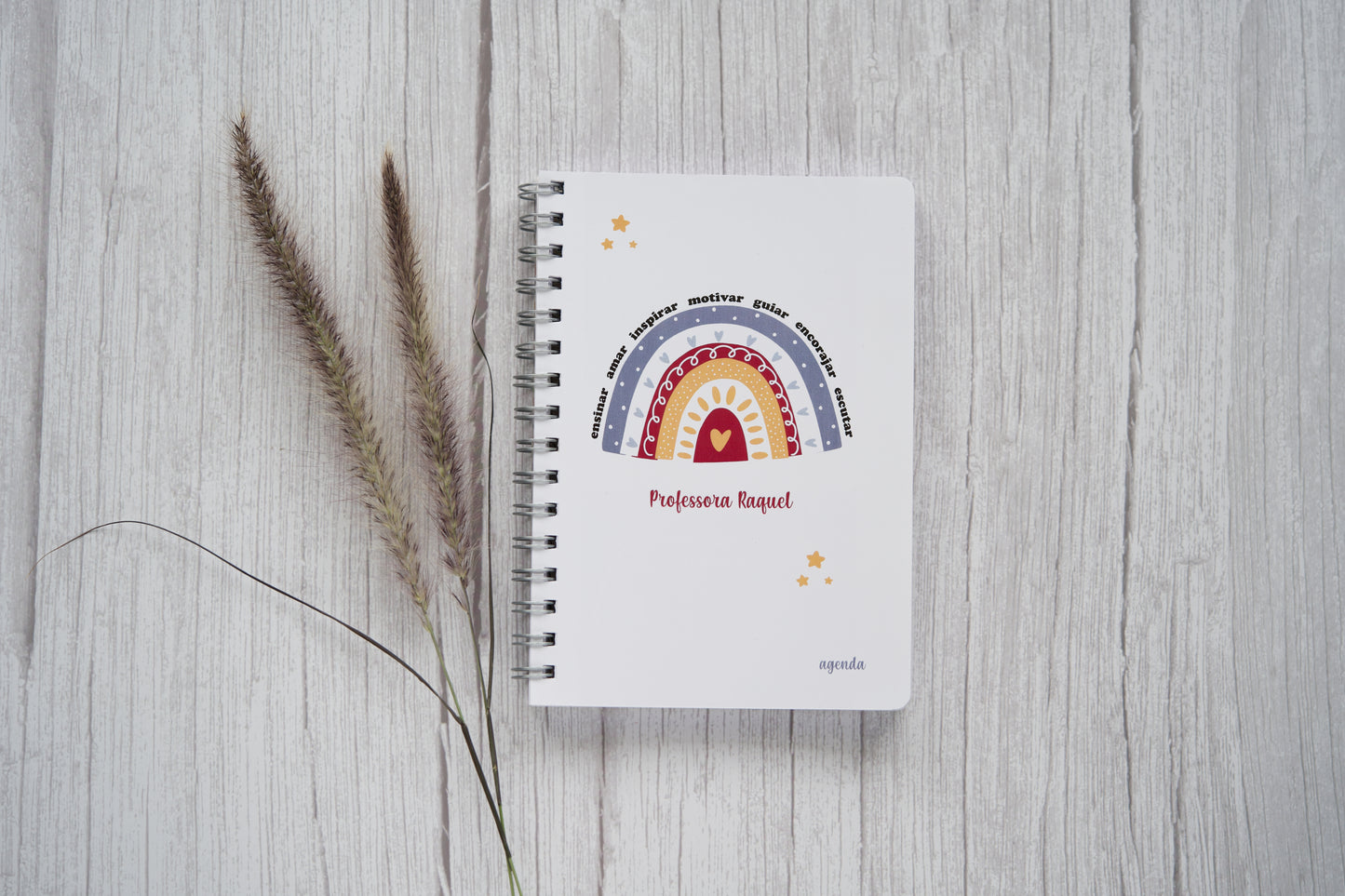 Agenda personalizada A5 — capa Arco-Íris vibrante e criativa com nome impresso
