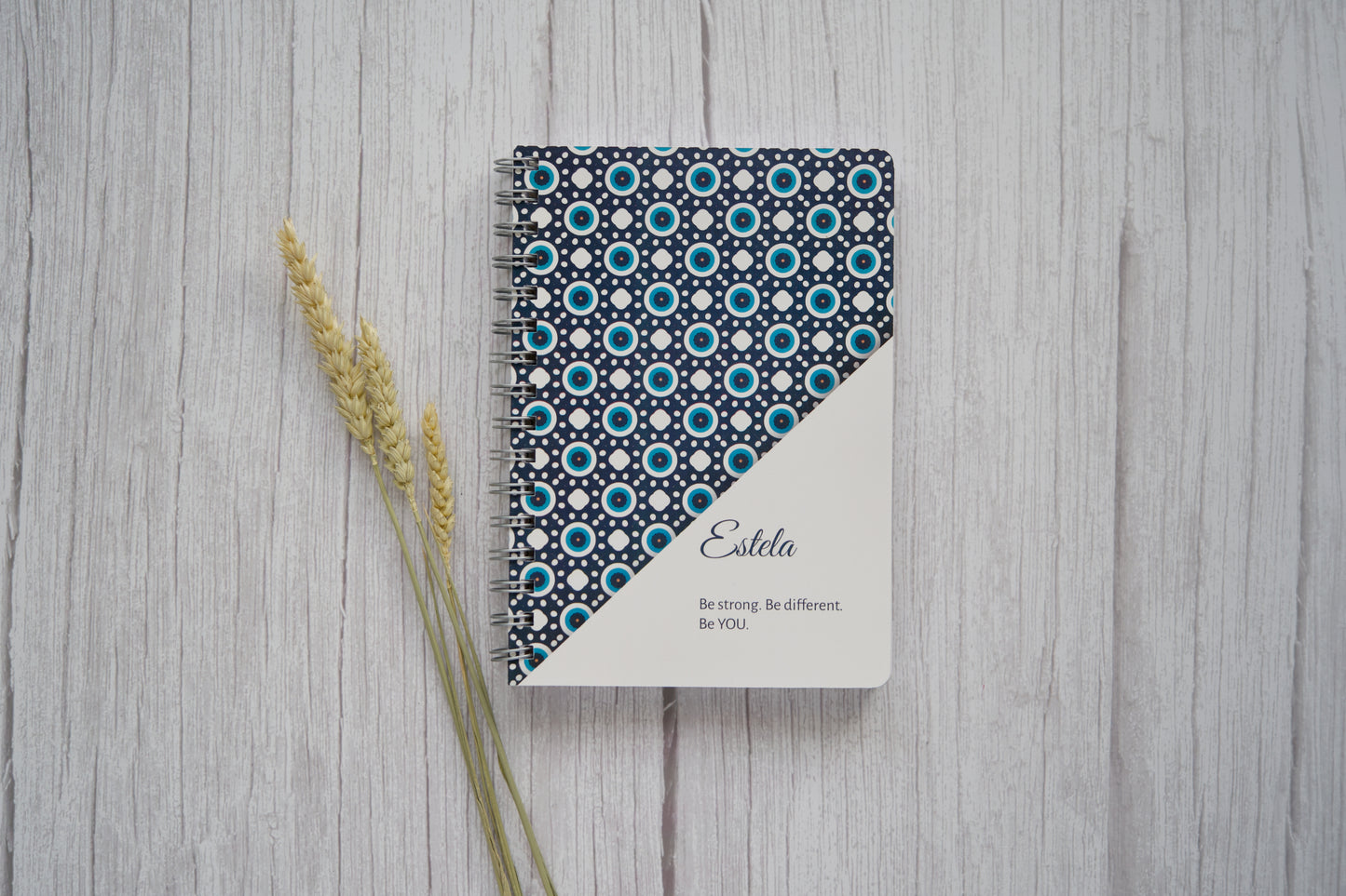 agenda personalizada com nome e padrão de estilo etnico