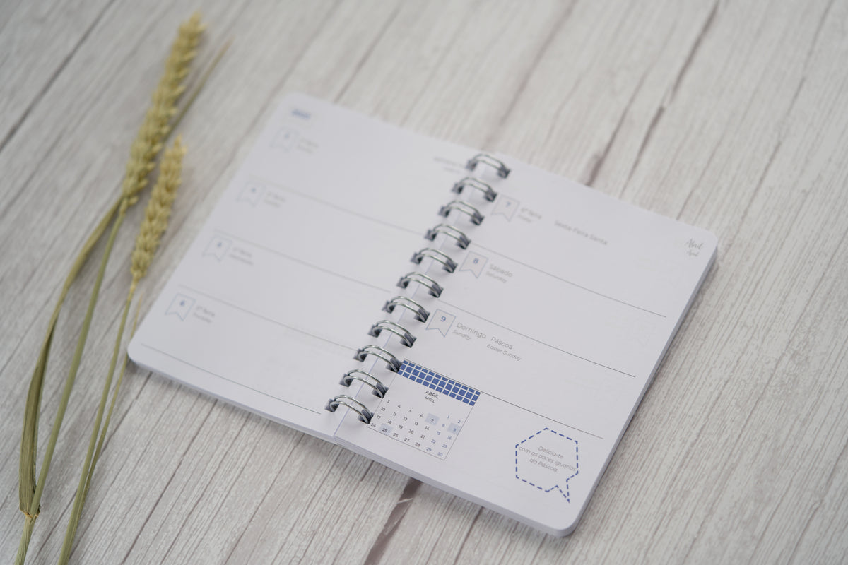 Agenda semanal personalizada A6 — interior com vista semanal