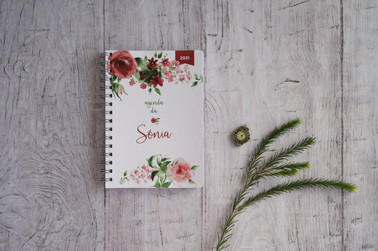 agenda personalizada com nome e capa com rosas em estilo aguarela