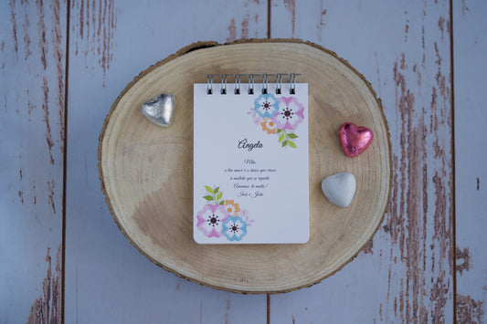 Bloco de notas A6 personalizado Dia da Mãe — design floral rosa