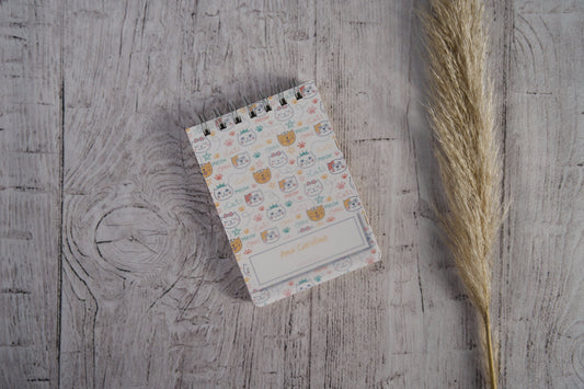 Bloco de notas A6 personalizado com nome — capa Gatos, vista de detalhe