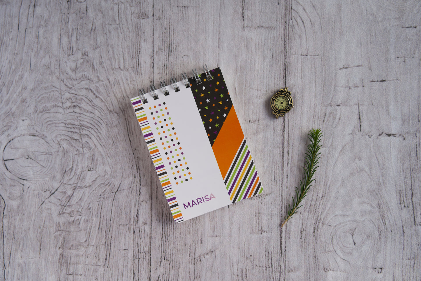 Bloco de notas A6 personalizado com nome — capa Padrões coloridos