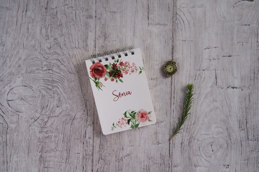 Bloco de notas A6 personalizado com nome — capa Rosas em aguarela