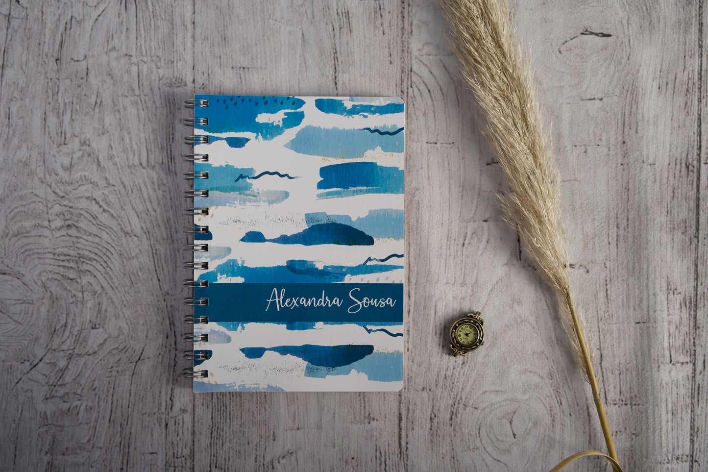 Caderno personalizado com nome — capa Aguarela Azul com pinceladas suaves