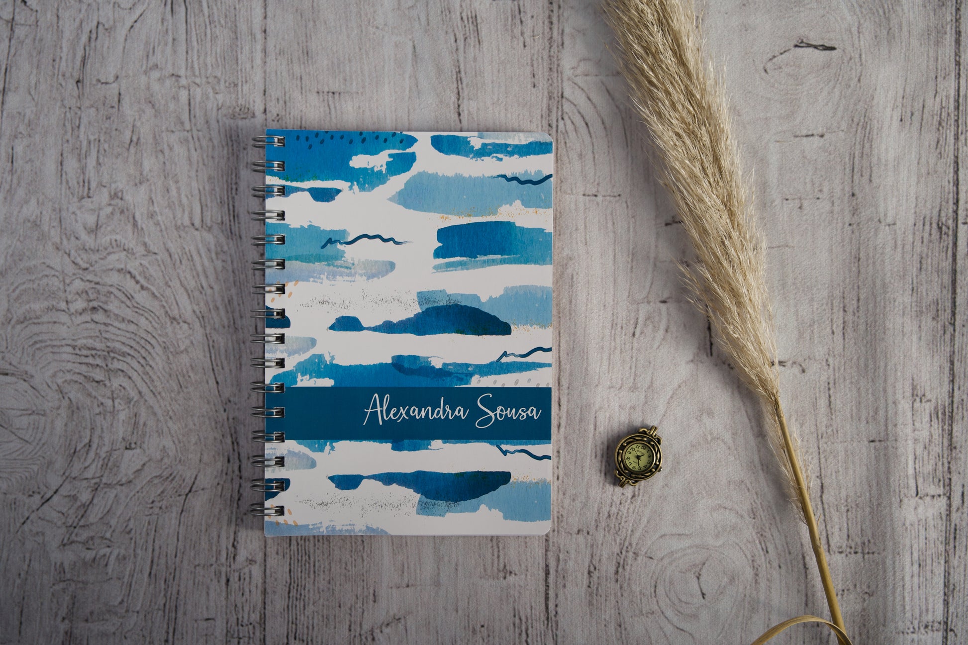 Caderno personalizado com nome — capa Aguarela Azul com pinceladas suaves