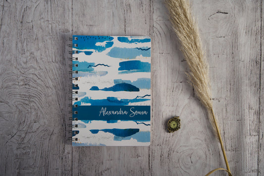 Caderno personalizado com nome — capa Aguarela Azul com pinceladas suaves