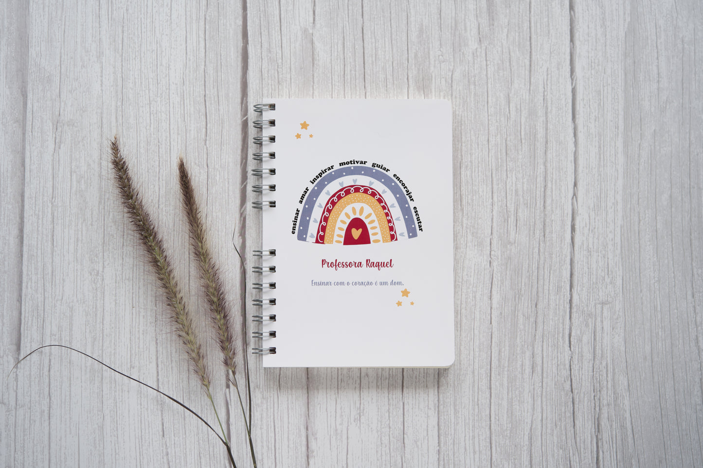 Caderno personalizado com nome — capa Arco-Íris boho colorida