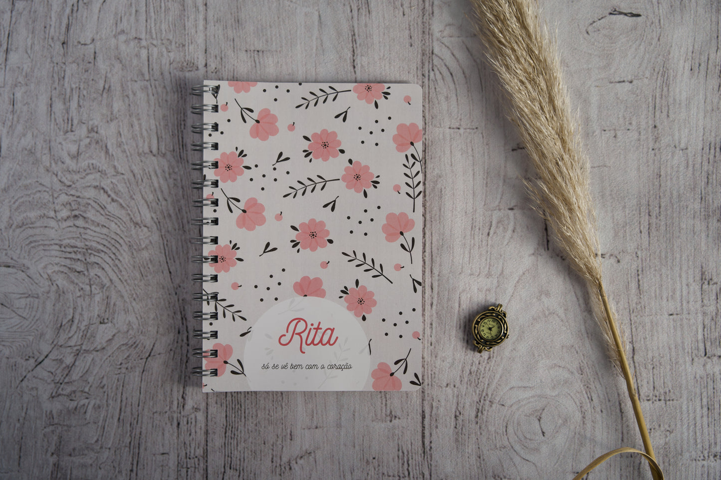 Caderno personalizado com nome — capa Rosa/Cinza floral e delicada