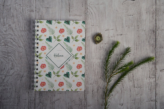 Caderno personalizado com nome — capa Tropical com motivos vibrantes