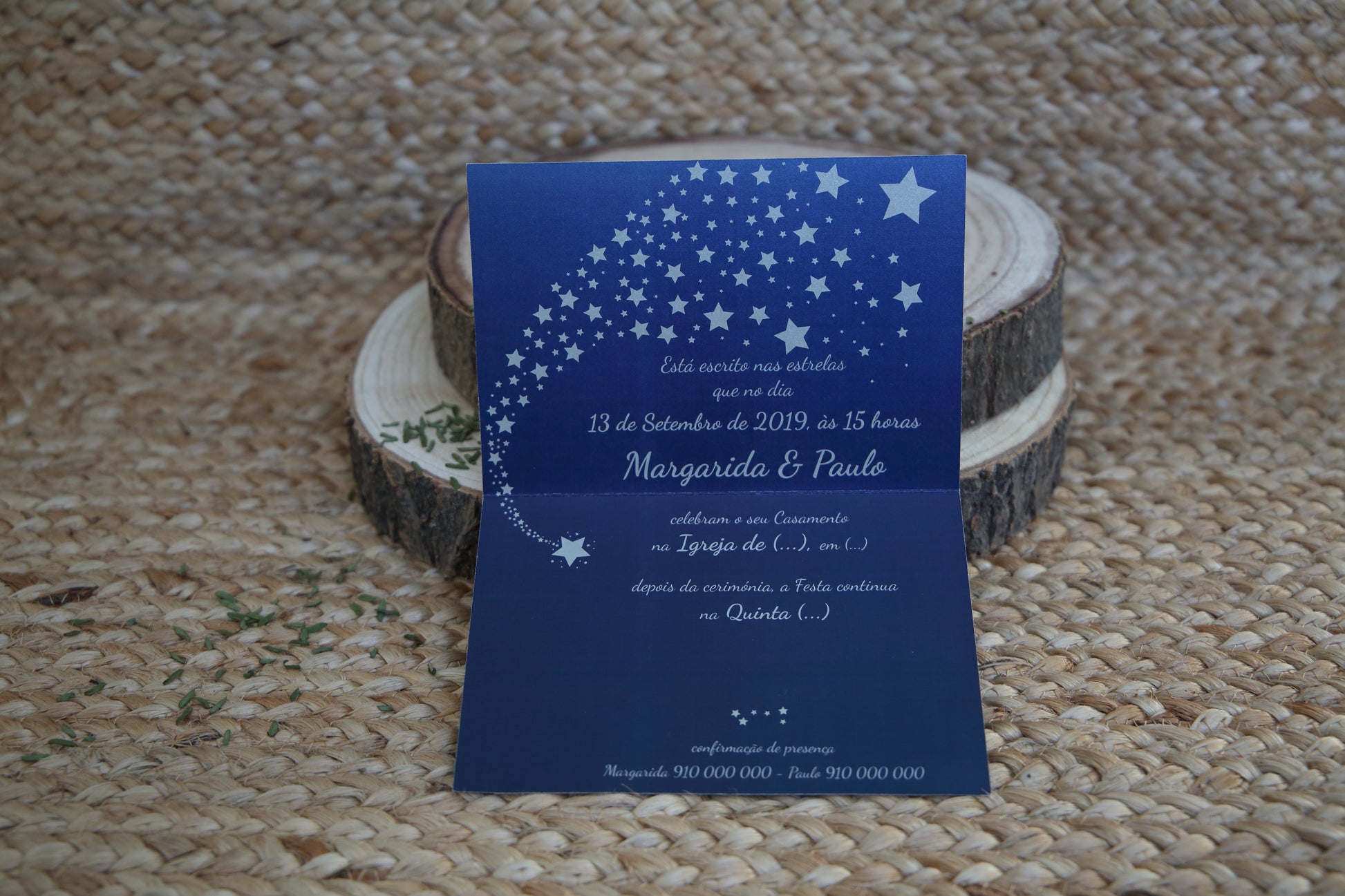 convite de casamento azul noite com estrelas