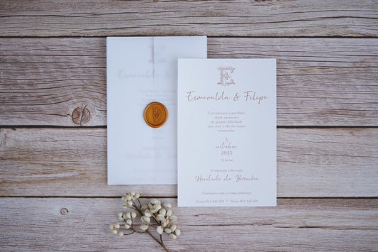 convite de casamento clássico com papel vegetal e lacre elegante