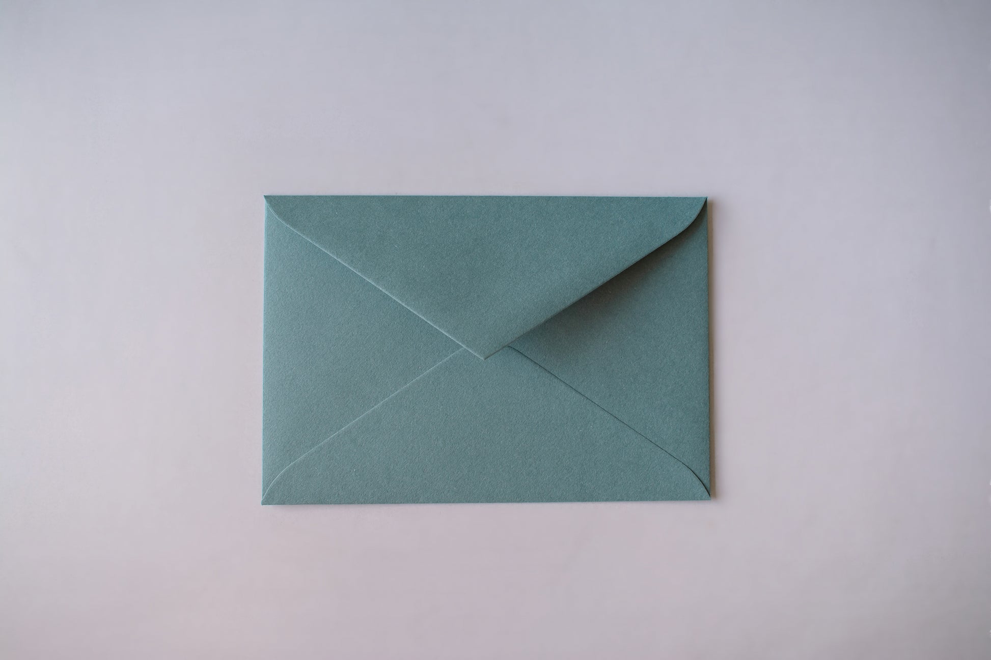envelope azul serenity para convites