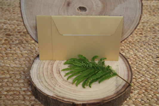 envelope dourado para convites