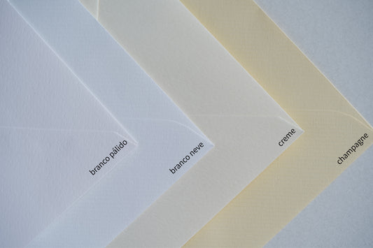 Envelopes texturizados B6 para convites de casamento — detalhe da textura mate