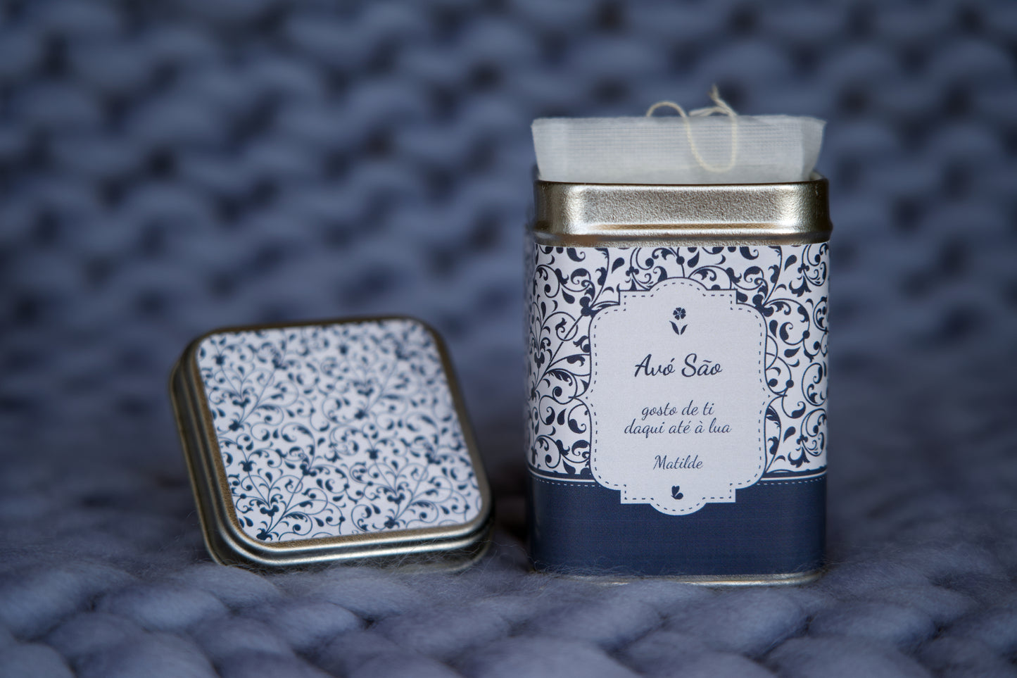 Lata de chá vintage azul personalizada com nome, presente para avós