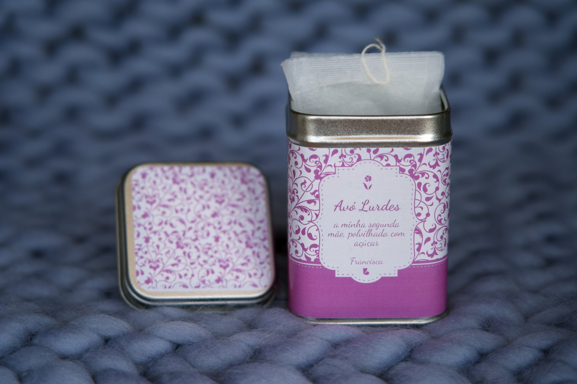 Lata de chá vintage rosa personalizada com nome, presente para a avó
