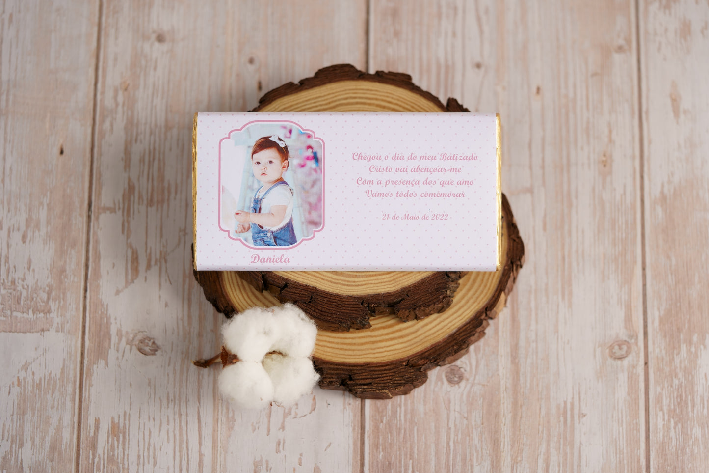 Tablete de chocolate de leite personalizada para lembrança de casamento ou batizado — embalagem com design exclusivo