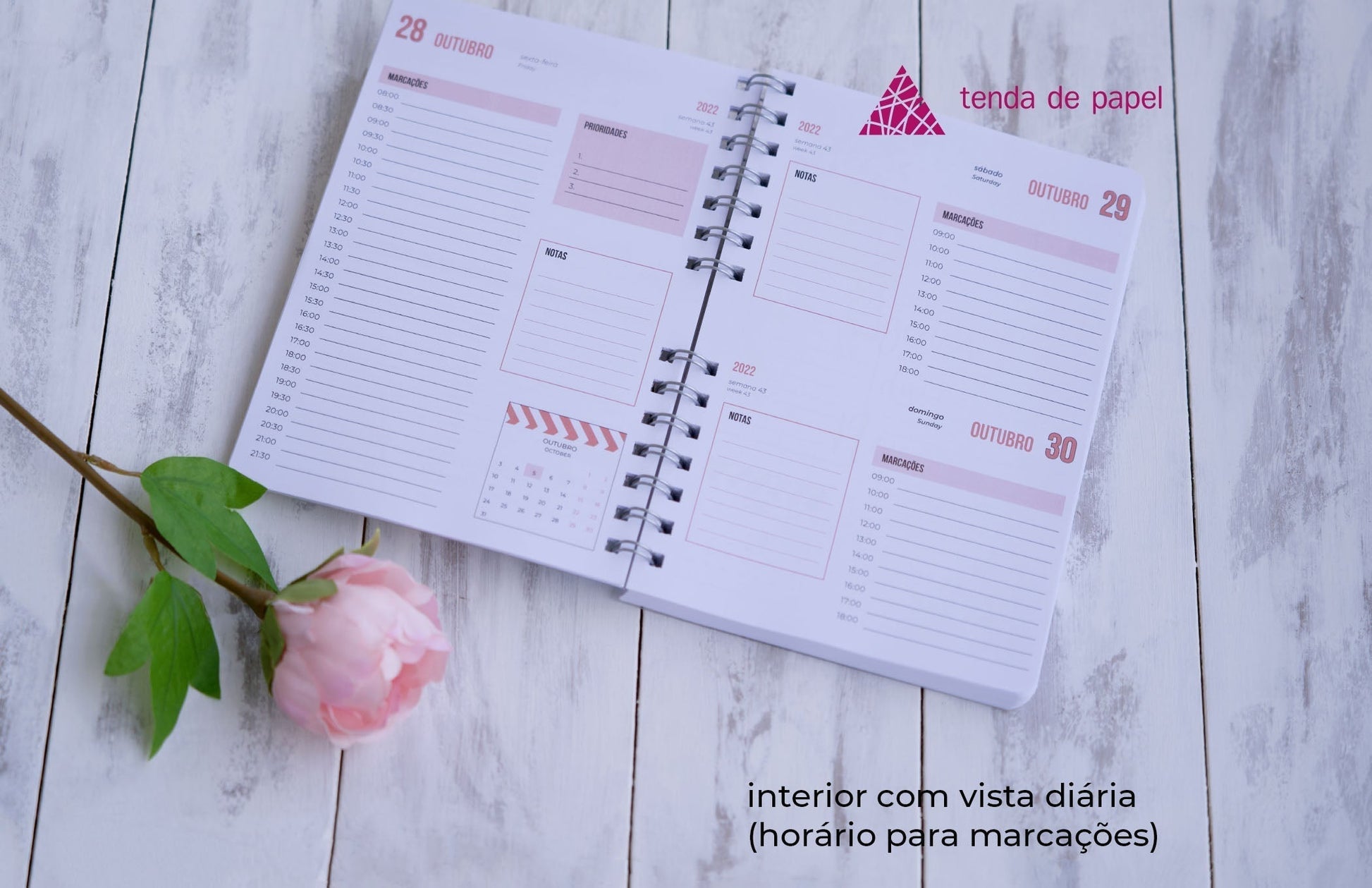 Agenda diária personalizada A5 — interior com vista diária e horário de marcações